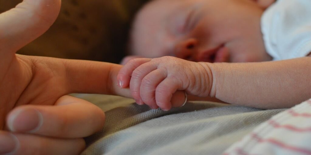 Masalah Bayi Kulit Sensitif: 4 Cara Mengatasi Masalah Ini