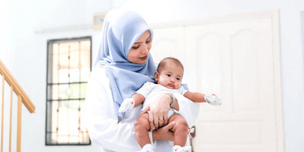 Bayi Kembung Perut – 5 Tindakan Paling Pantas Kena Buat Bila Bayi Kembung Perut. Ibu Baru Perlu Tahu Tips Ini!